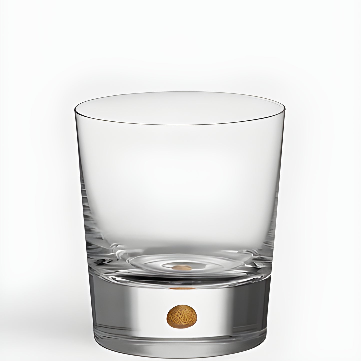 Crystal whiskey glass with gold detail at the base, 40cl capacity.
