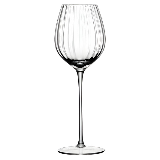 Elegant Aurelia white wine glass made of crystal clear glass.